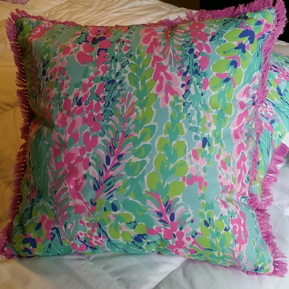 Lilly Pulitzer Accessories - NWT Lilly Pulitzer Reversible Pillows Firm Price